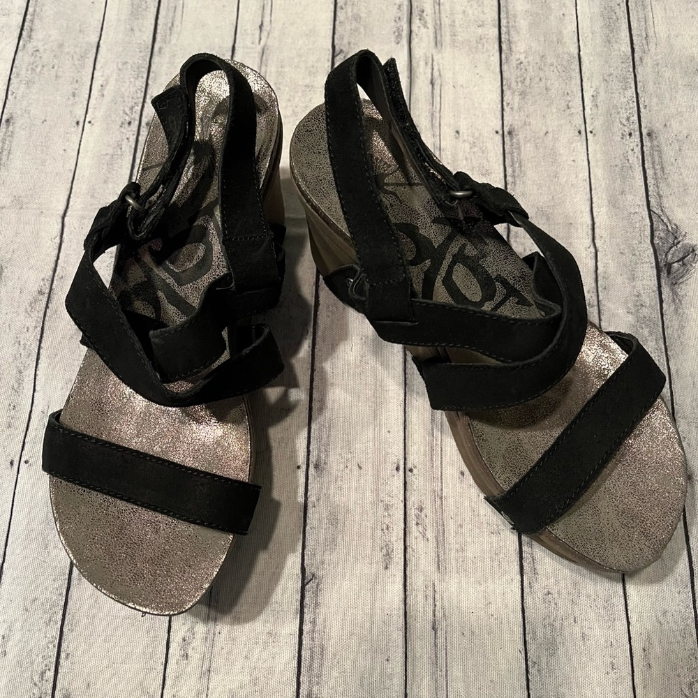OTBT Black Wedge Sandals